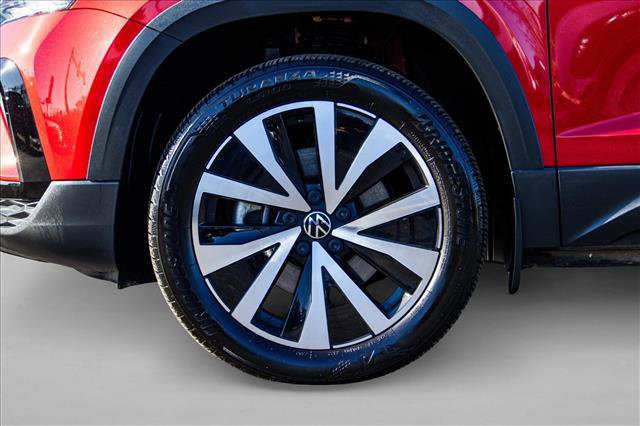 Used 2022 Volkswagen Taos SE image 9