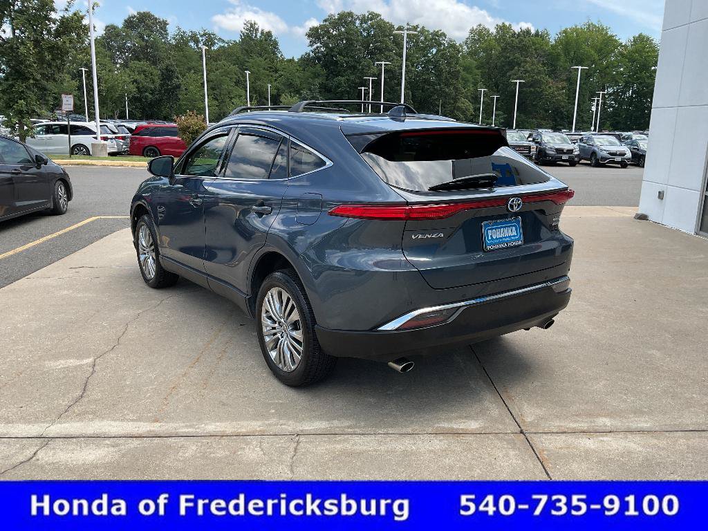 Used 2022 Toyota Venza XLE AWD/4WD image 4