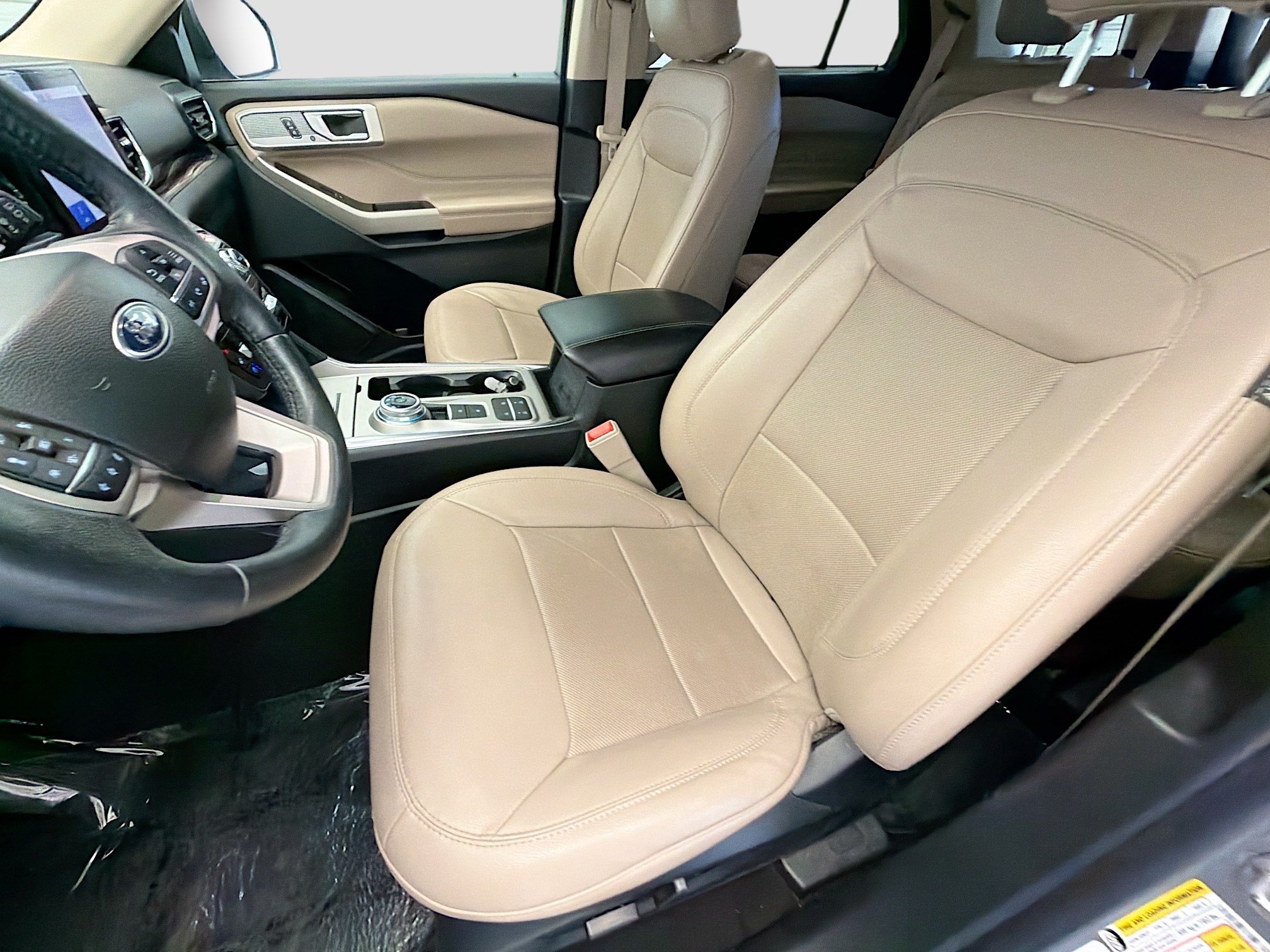 Used 2023 Ford Explorer Limited w/ Equipment Group 301A RWD image 10