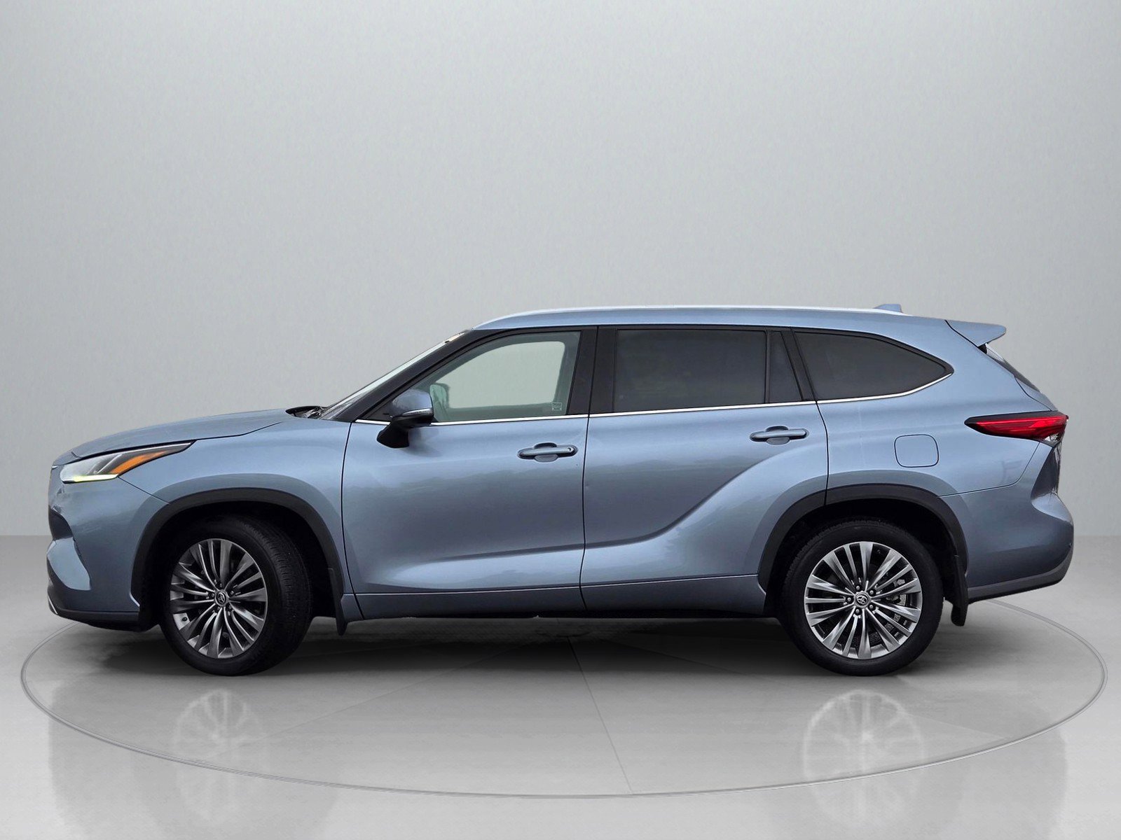 Used 2020 Toyota Highlander Platinum image 4