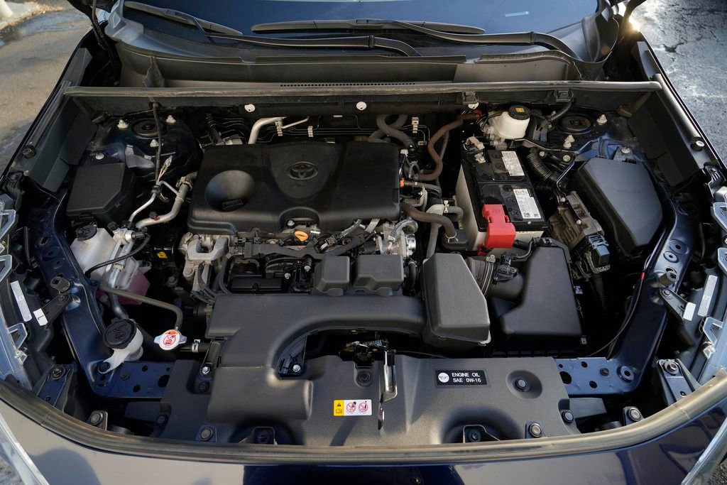 Used 2022 Toyota RAV4 XLE Premium image 17