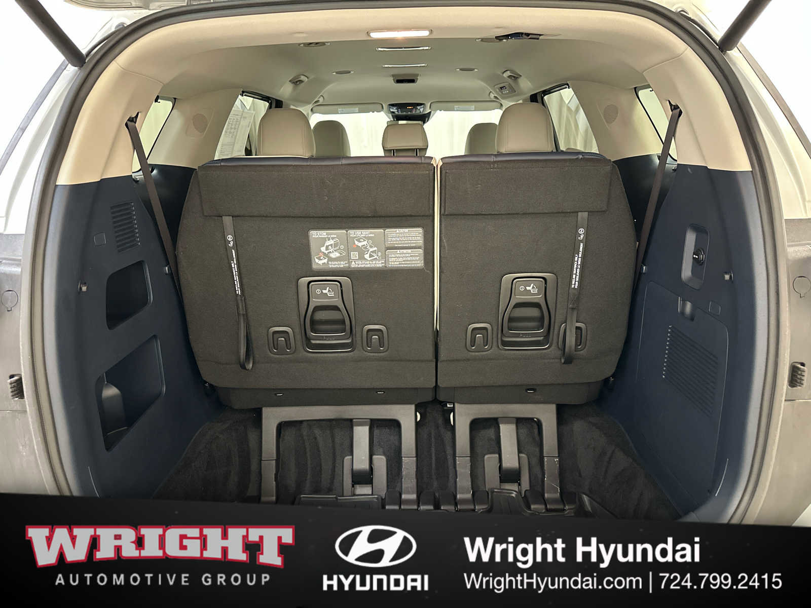 Used 2025 Kia Carnival EX FWD image 14