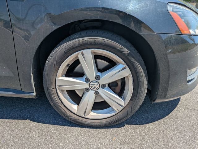 Used 2015 Volkswagen Passat 1.8T Limited Edition image 11