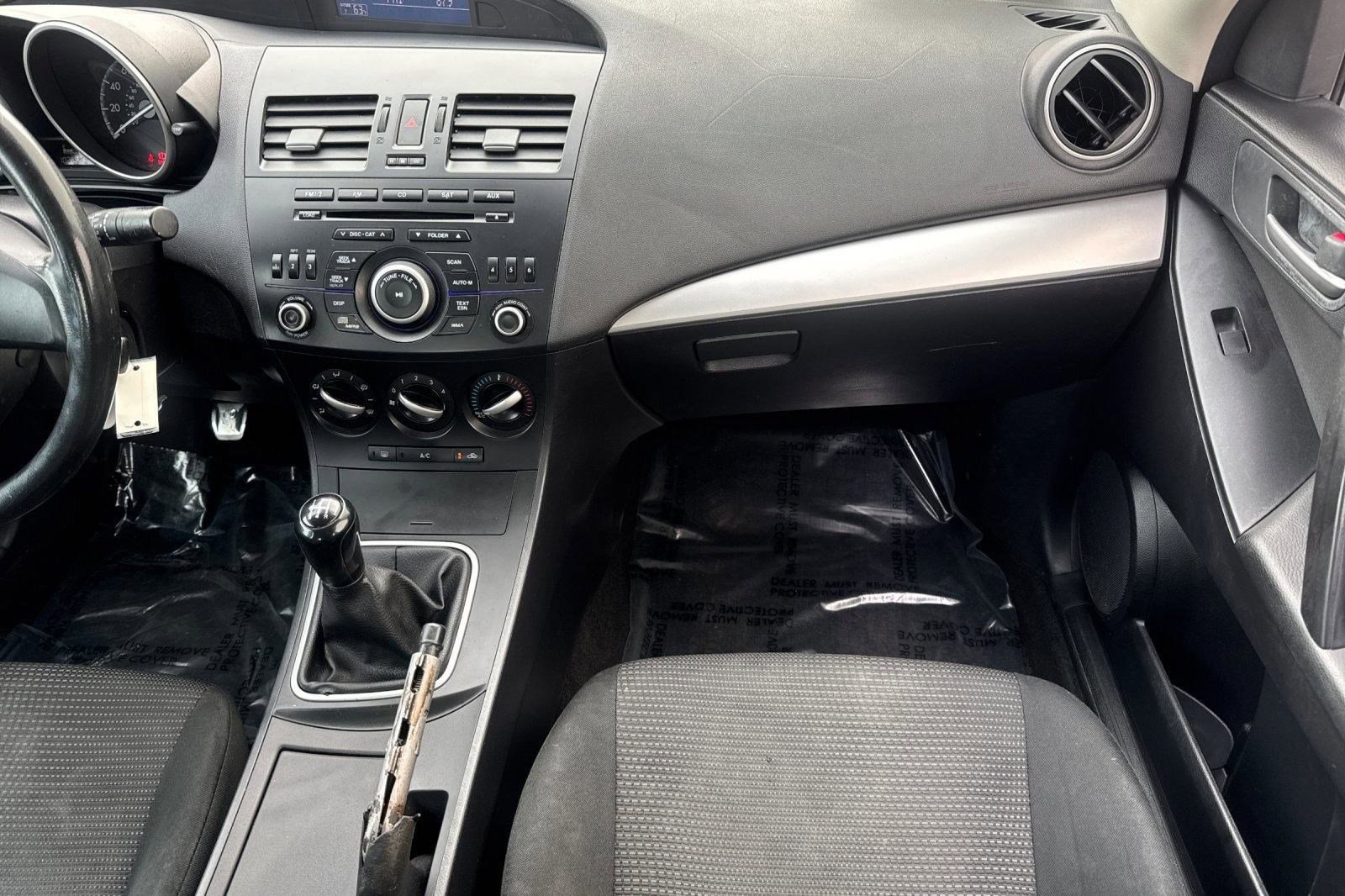 Used 2013 MAZDA MAZDA3 i SV image 27
