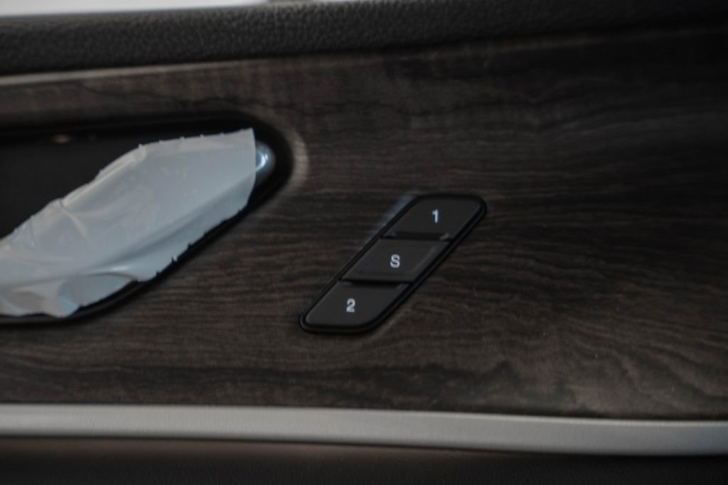 New 2025 Jeep Grand Cherokee Limited image 40