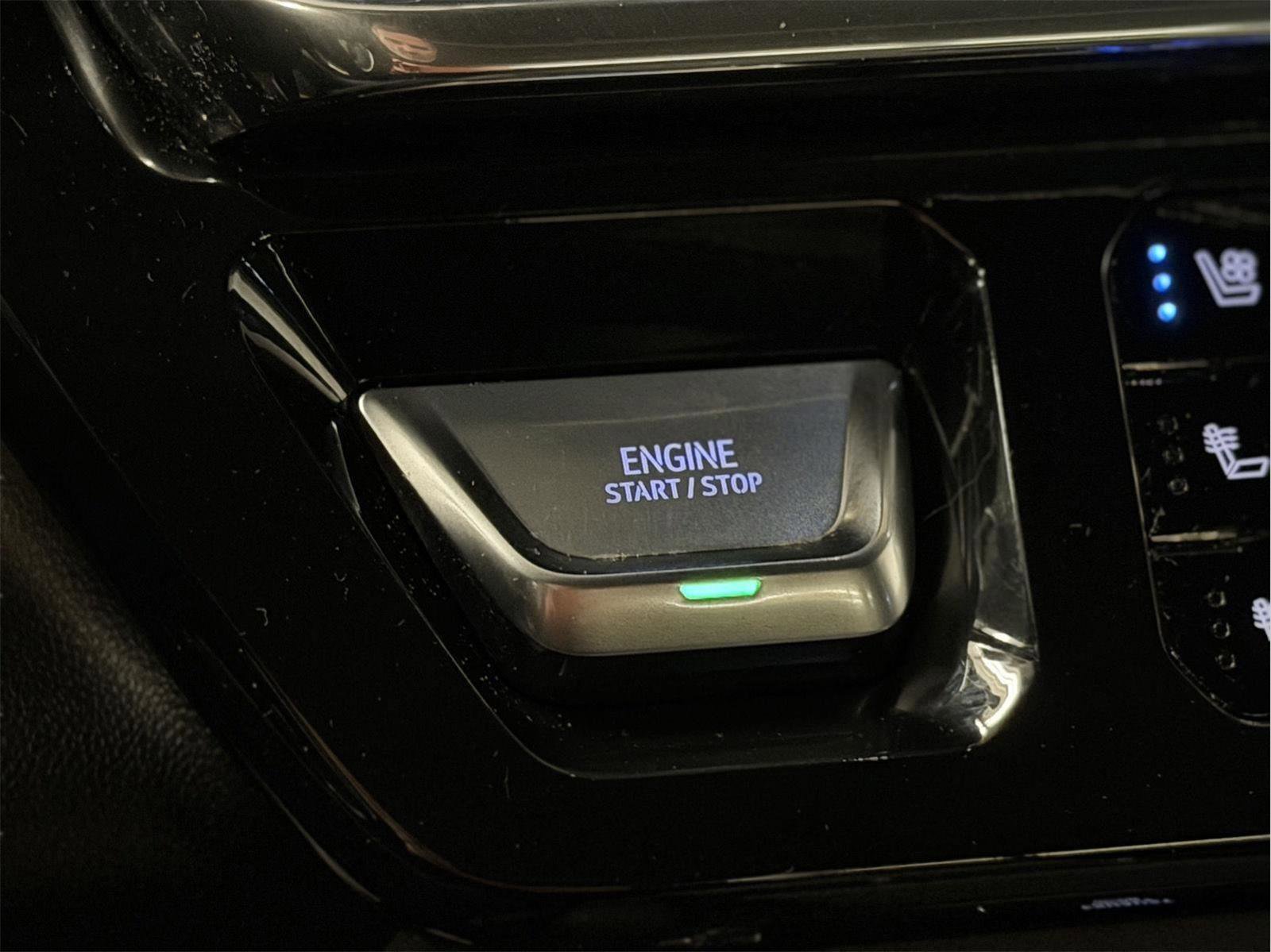 Certified 2025 GMC Sierra 3500 Denali w/ Denali Reserve Package image 25