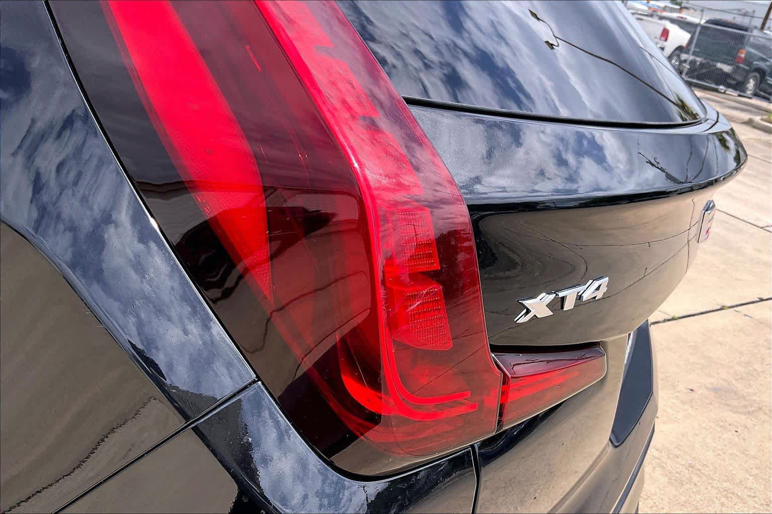 Used 2024 Cadillac XT4 Premium Luxury image 29