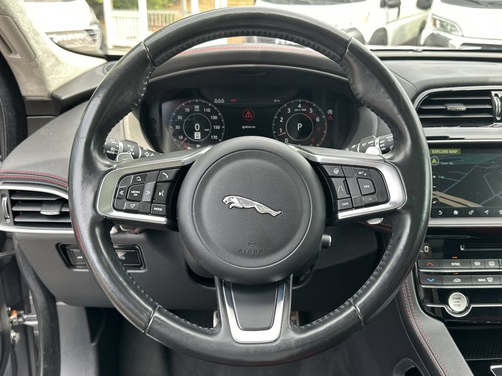 Used 2020 Jaguar F-PACE Checkered Flag AWD/4WD image 12