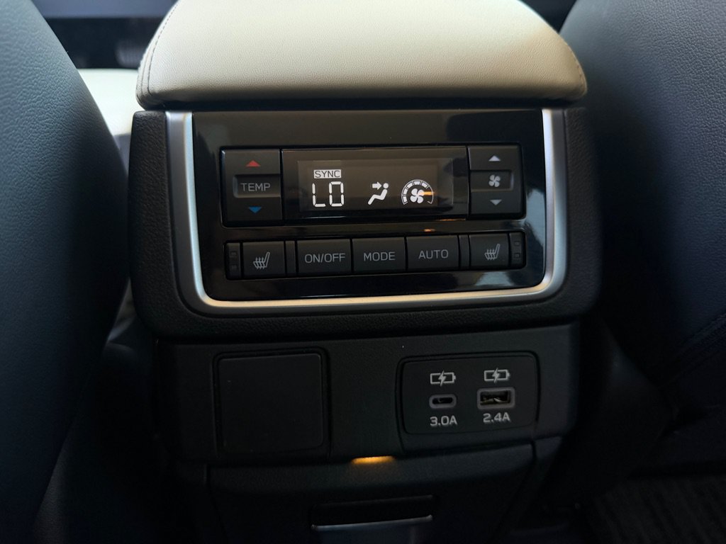 Used 2023 Subaru Ascent Limited AWD/4WD image 18