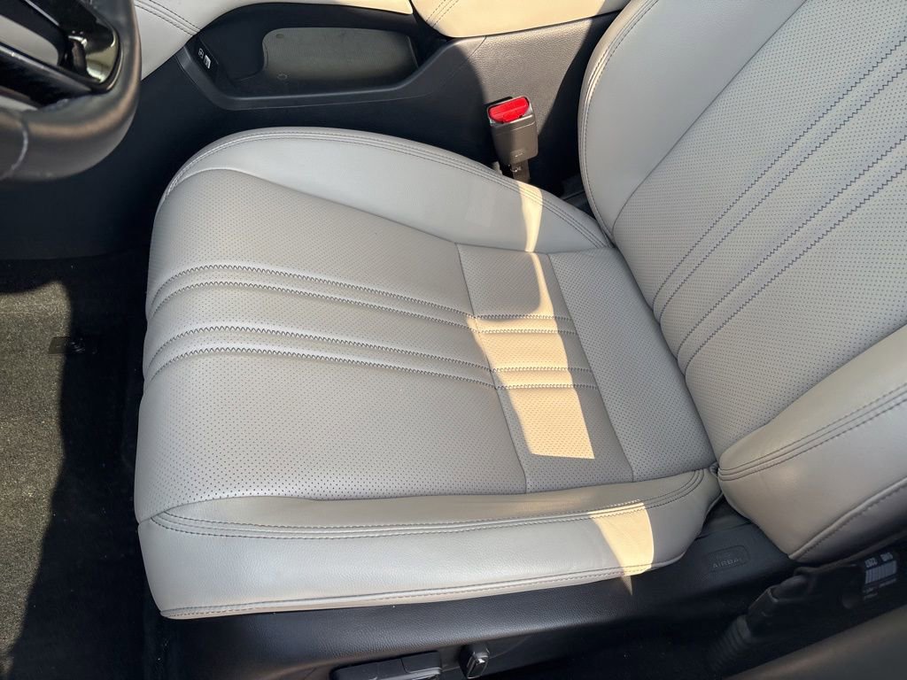 Used 2023 Honda HR-V EX-L image 12