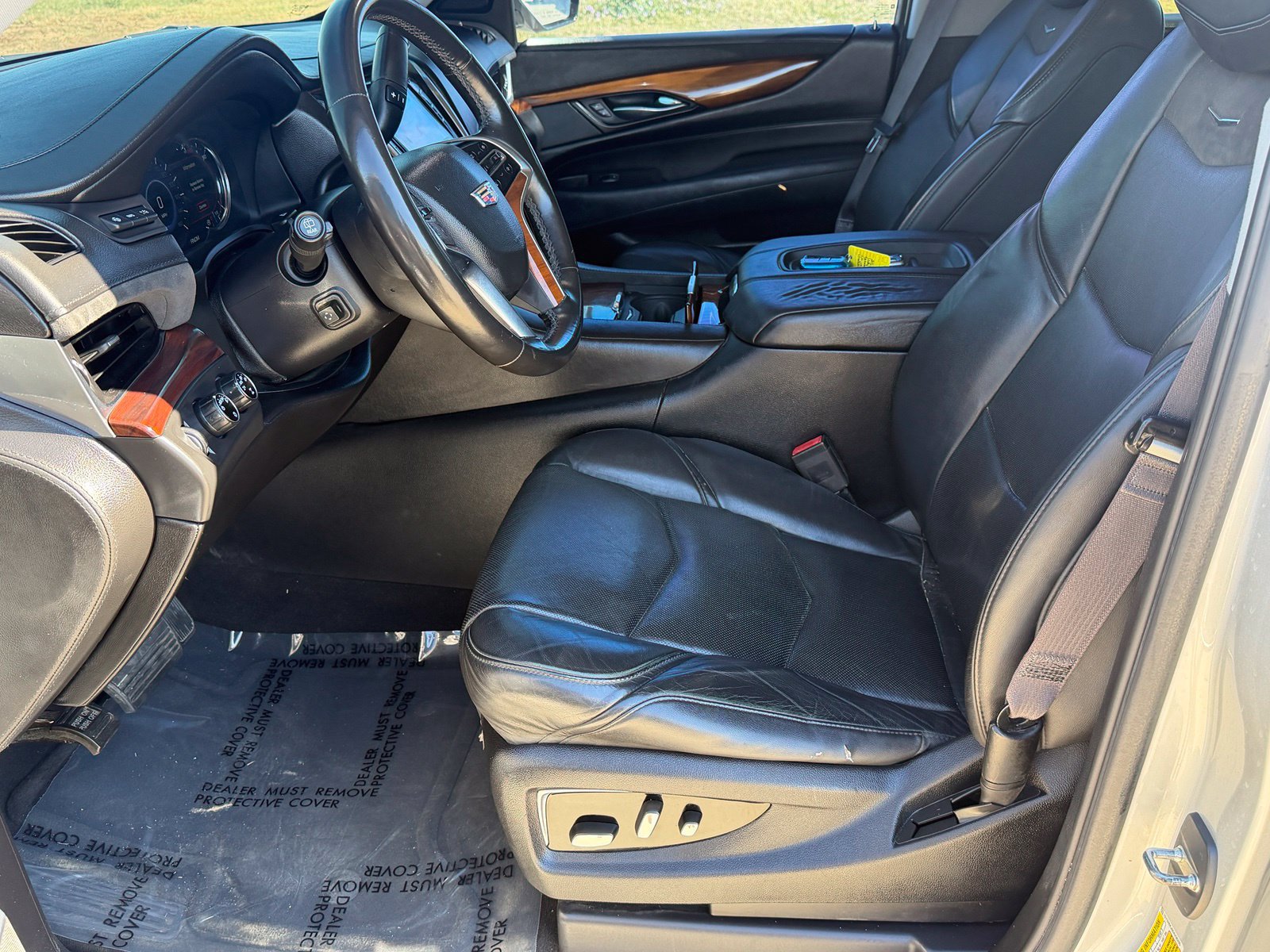 Used 2016 Cadillac Escalade Luxury AWD/4WD image 33