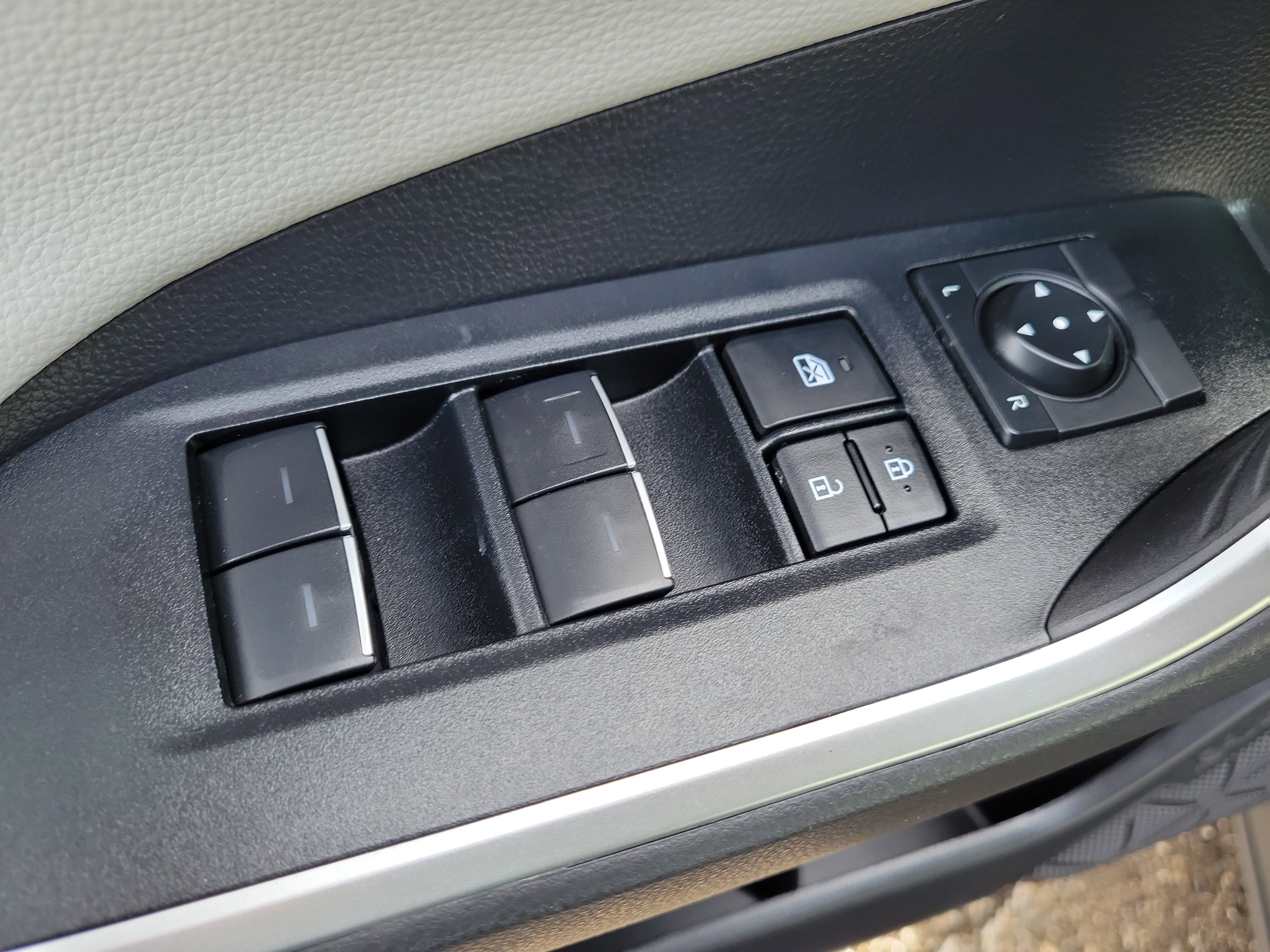 Used 2025 Toyota RAV4 Limited w/ Weather Package image 19