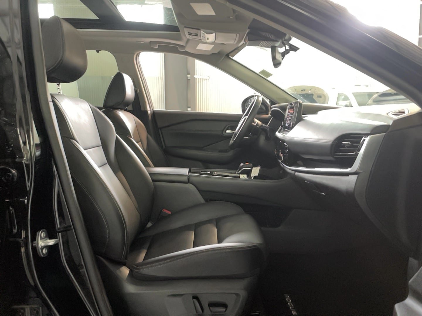 Used 2023 Nissan Rogue SL w/ SL Premium Package AWD/4WD image 21