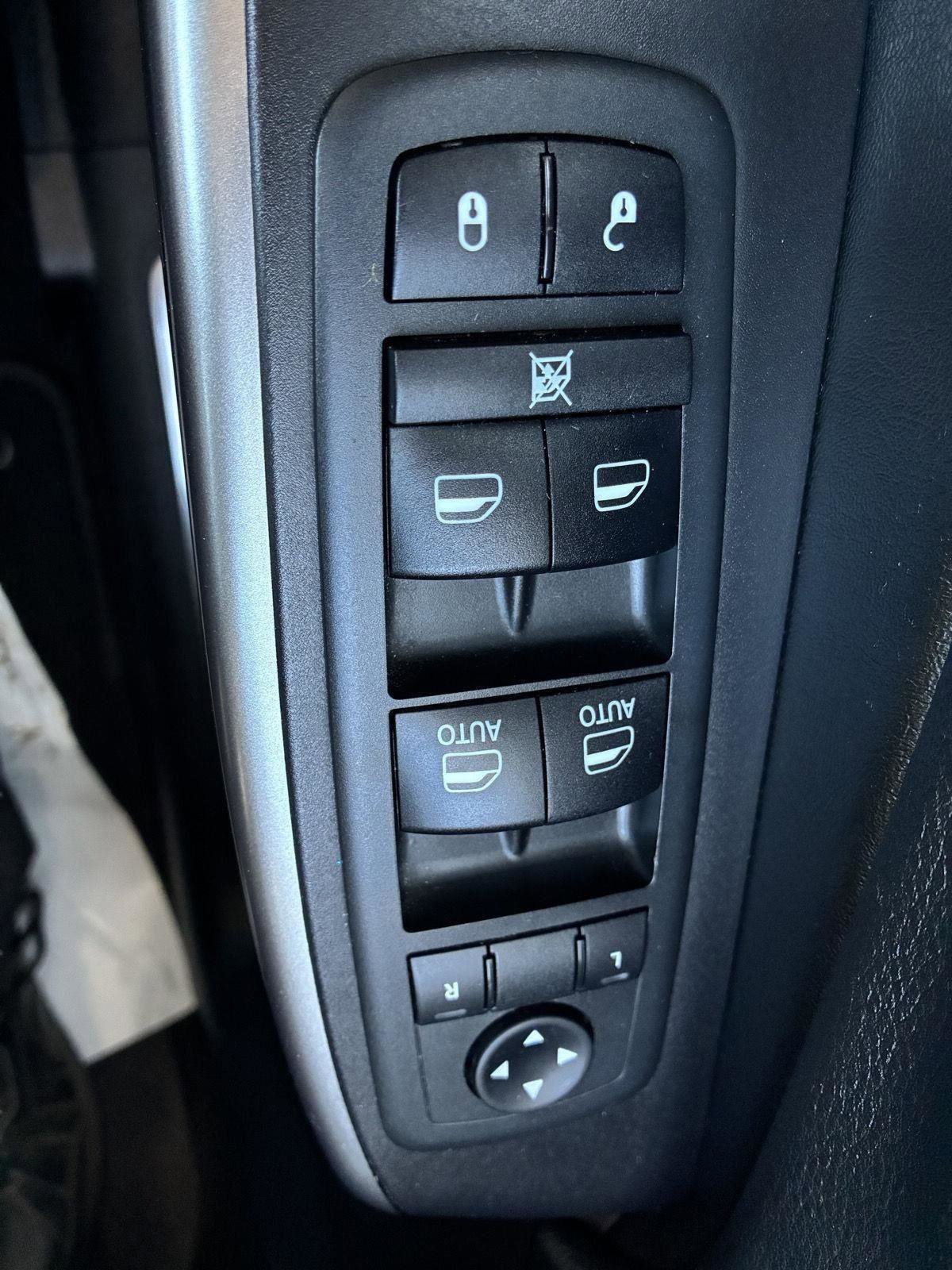 Used 2020 Jeep Cherokee Limited AWD/4WD image 19