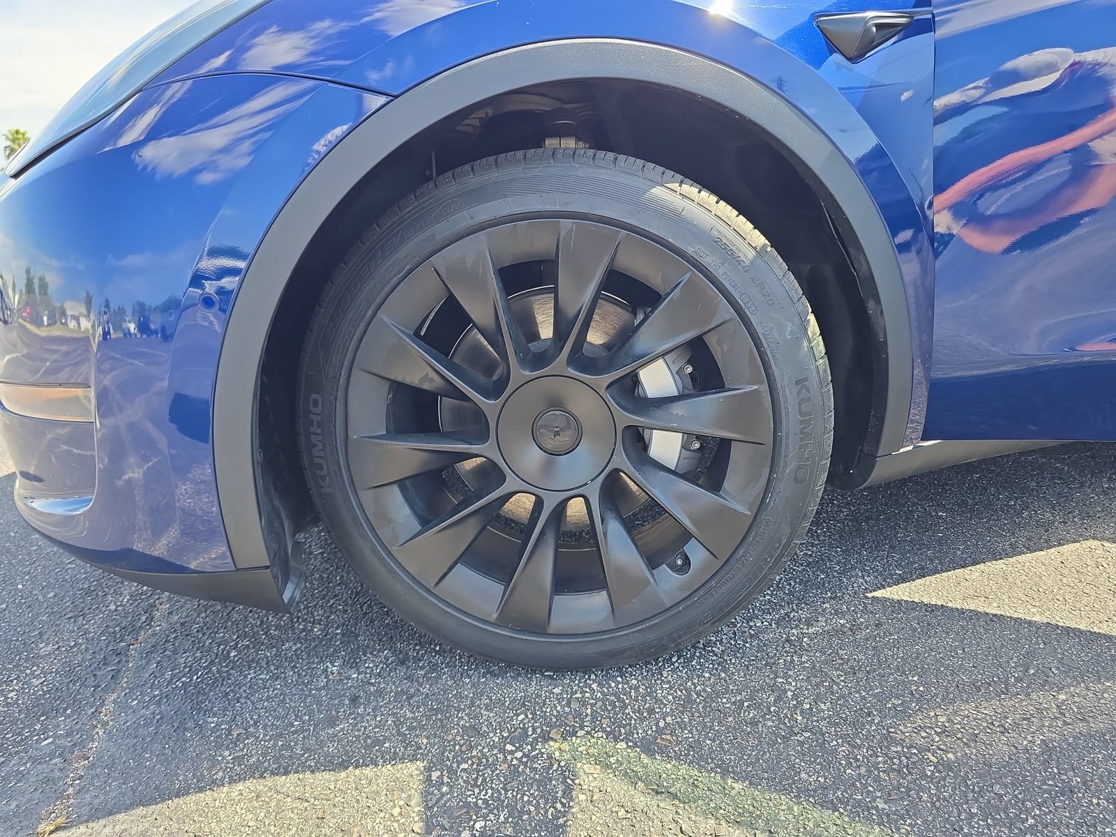 Used 2021 Tesla Model Y Long Range AWD/4WD image 25