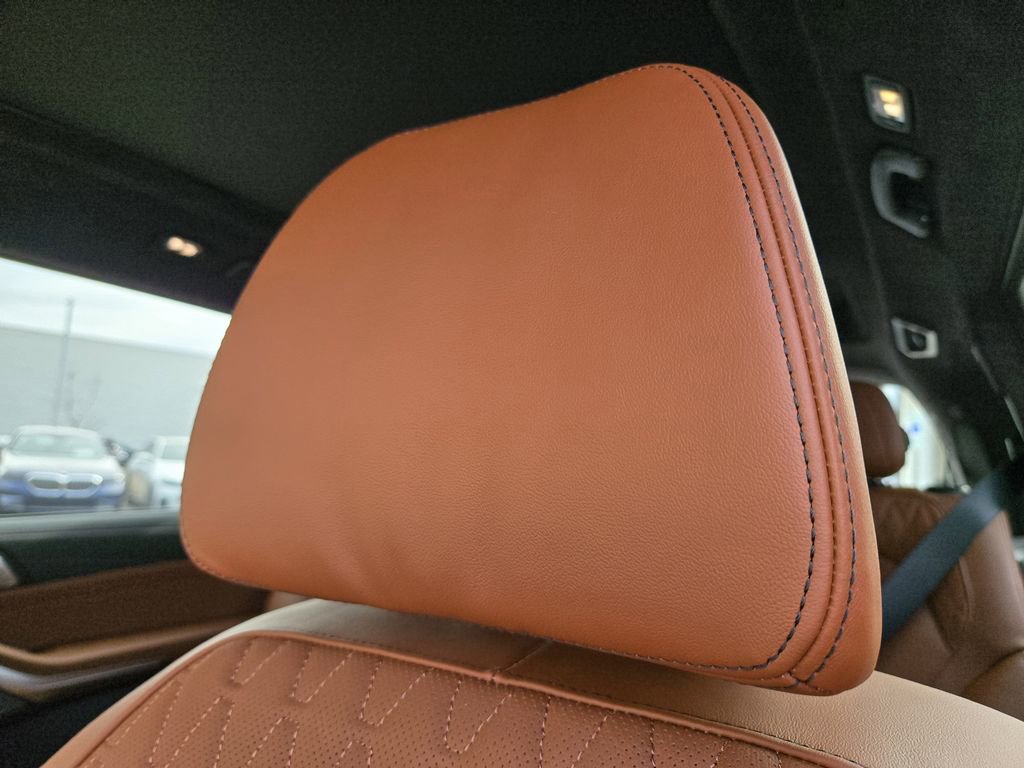 New 2026 BMW X7 M60i image 17