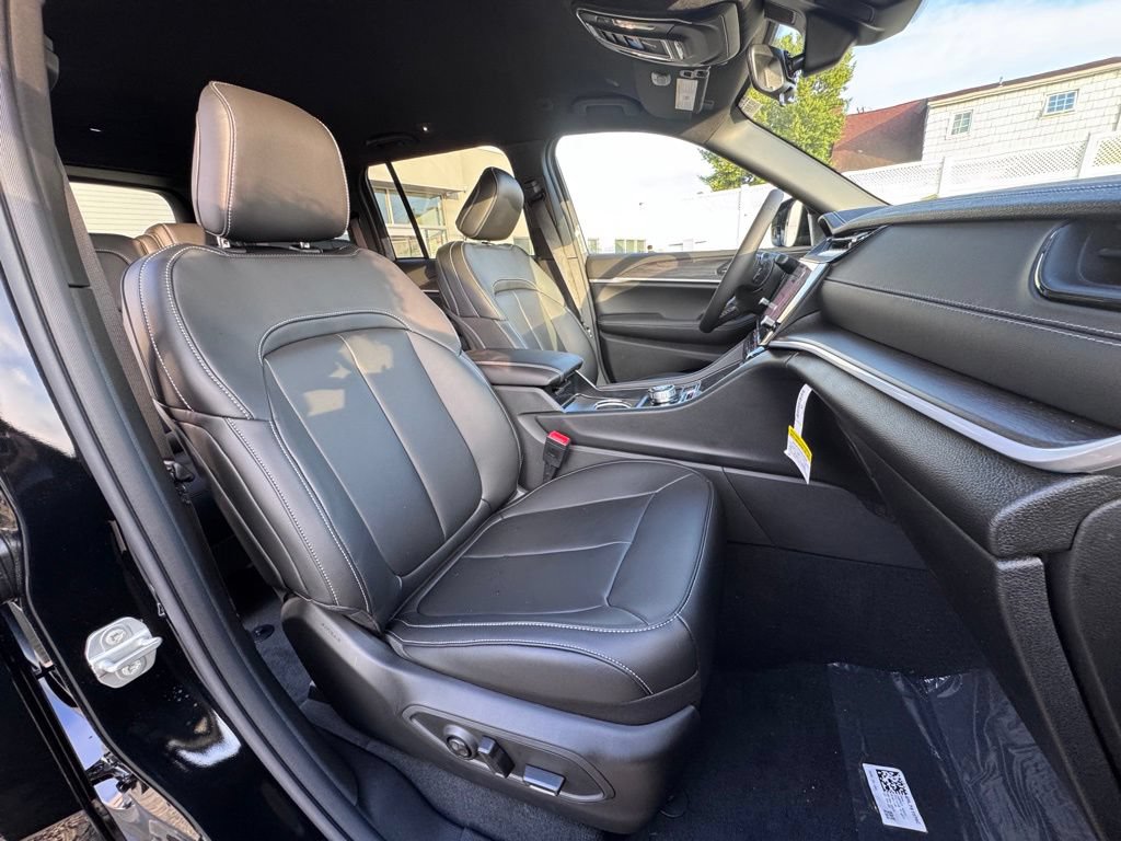New 2026 Jeep Grand Cherokee Limited AWD/4WD image 17