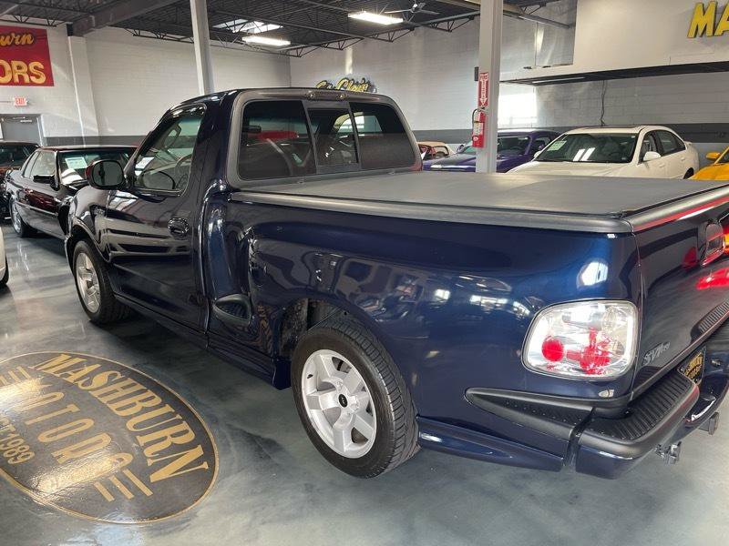 Used 2002 Ford F150 Lightning RWD image 11