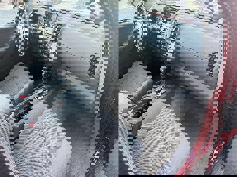 Used 2015 Nissan Frontier S image 12