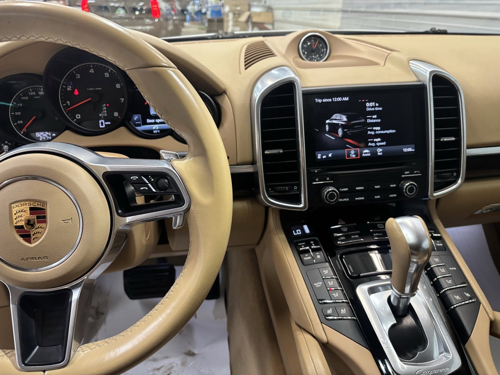 Used 2017 Porsche Cayenne Platinum Edition image 15