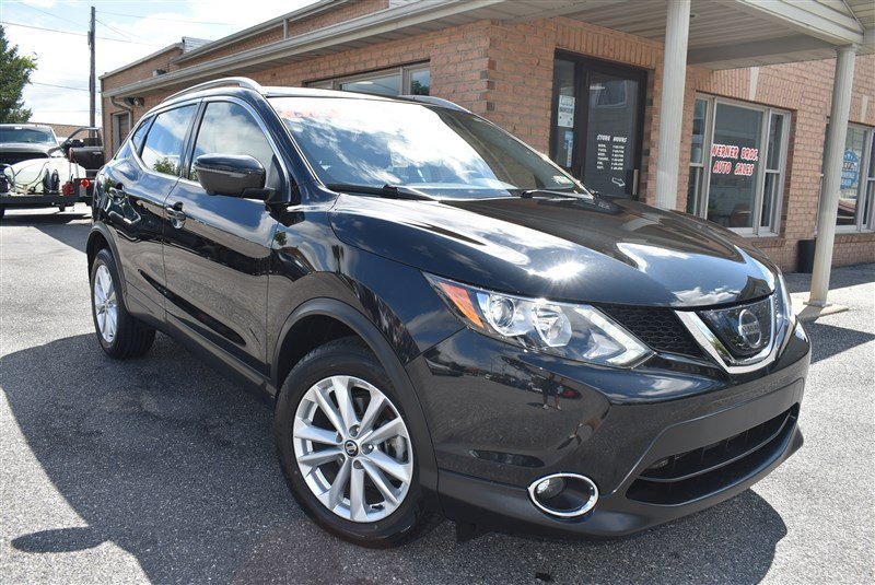 Used 2019 Nissan Rogue Sport SV w/ Technology Package AWD/4WD image 1