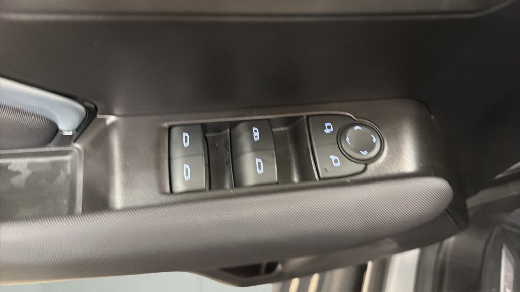Used 2026 Chevrolet Colorado Z71 AWD/4WD image 15