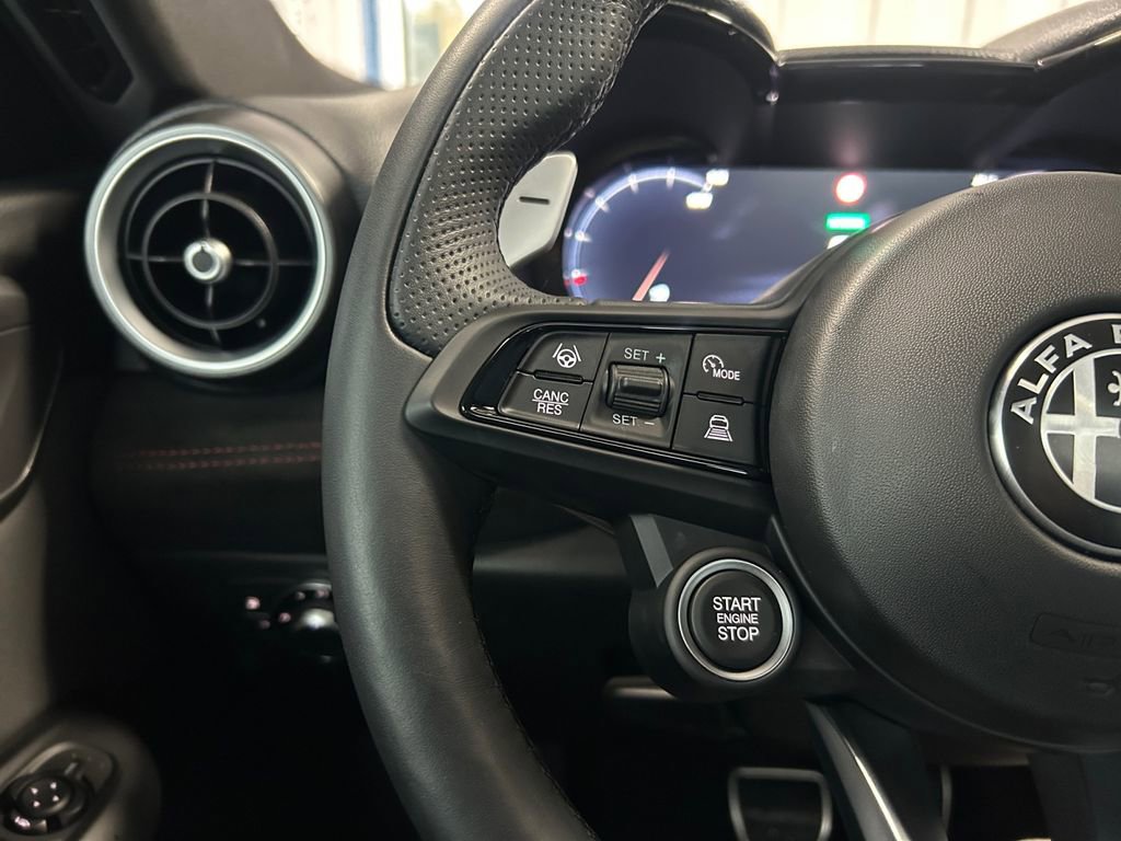 Used 2024 Alfa Romeo Tonale Veloce image 17