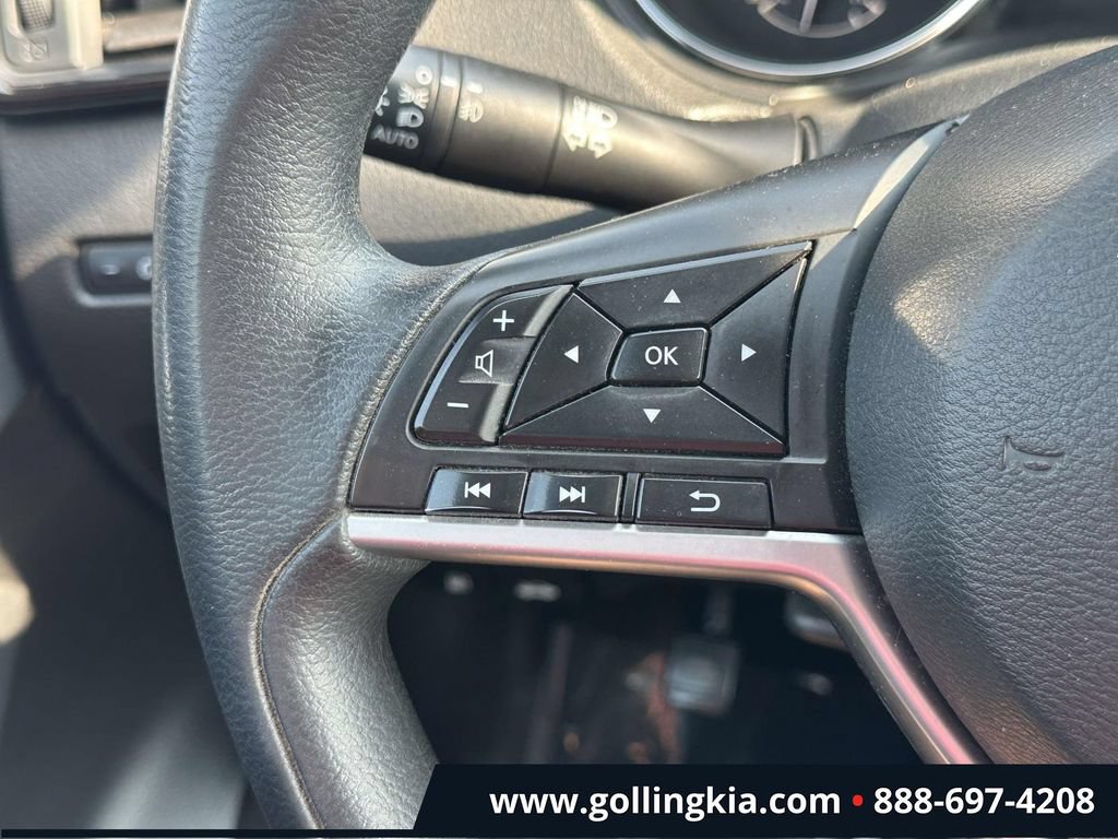 Used 2017 Nissan Rogue SV AWD/4WD image 21