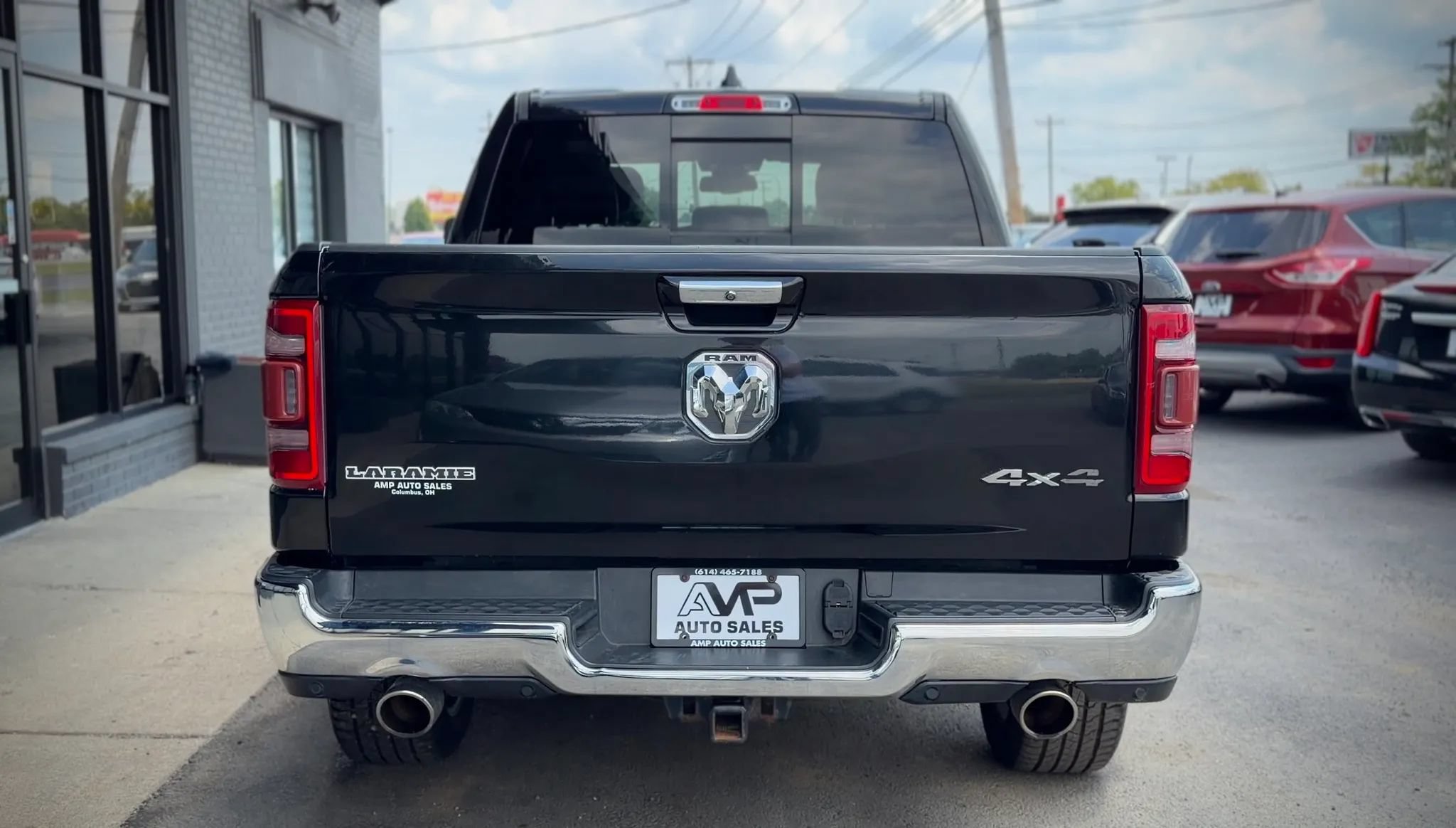 Used 2019 RAM 1500 Laramie AWD/4WD image 3