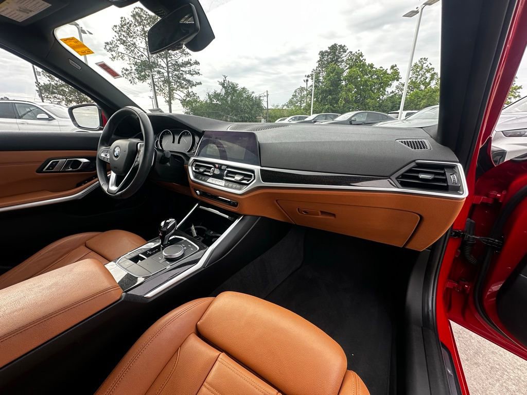 Used 2019 BMW 330i Sedan w/ Luxury Package image 29