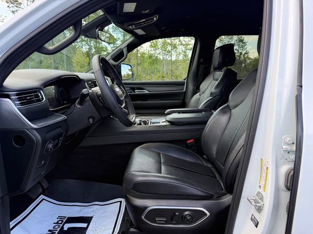 Used 2024 Jeep Wagoneer L Series II w/ Flexible Seating Group RWD image 6
