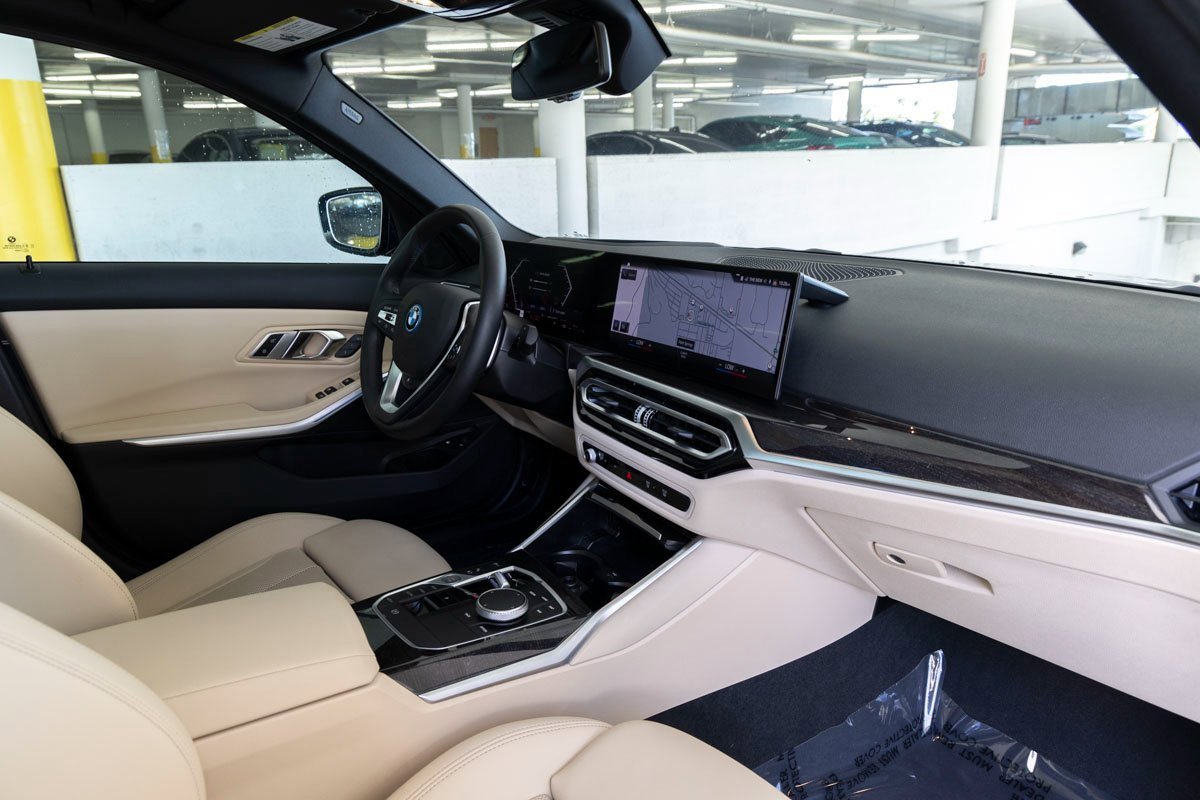Certified 2023 BMW 330e w/ Premium Package image 28