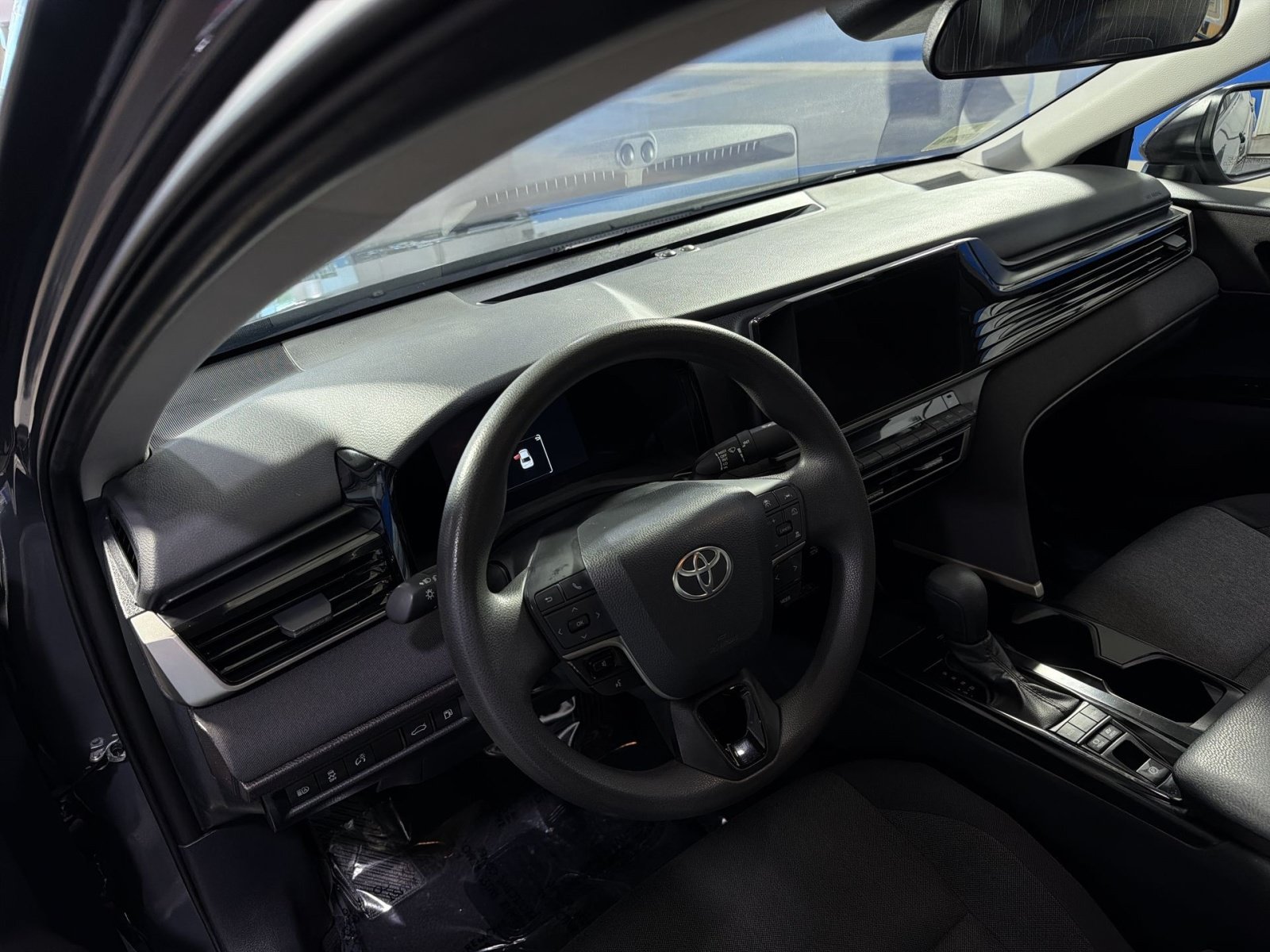 Used 2025 Toyota Camry LE FWD image 16