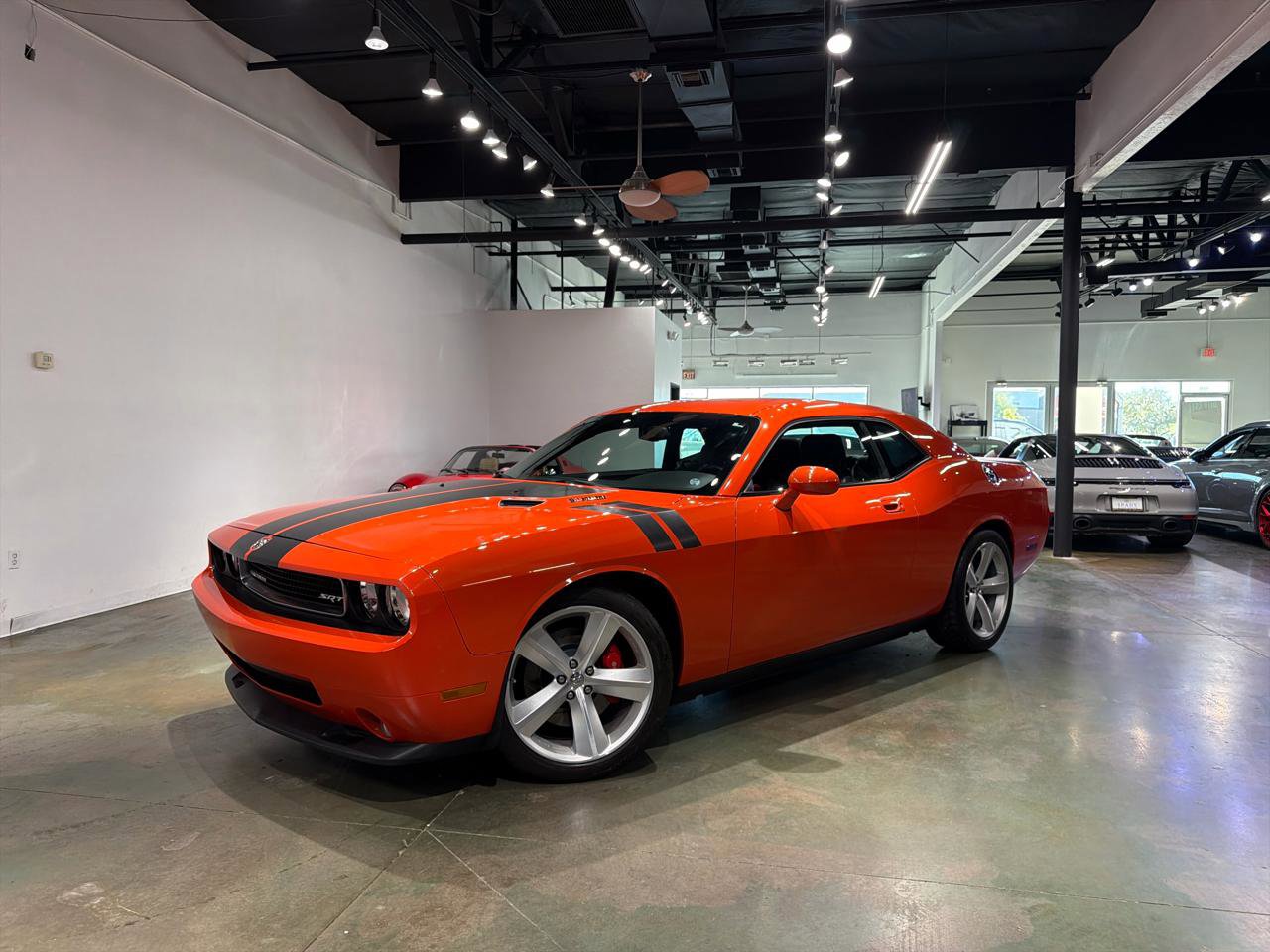 Used 2009 Dodge Challenger SRT8 w/ SRT Option Group II RWD image 3