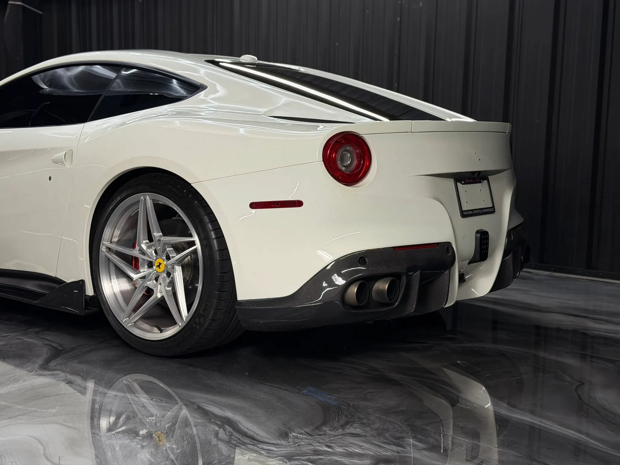 Used 2015 Ferrari F12 Berlinetta RWD image 13