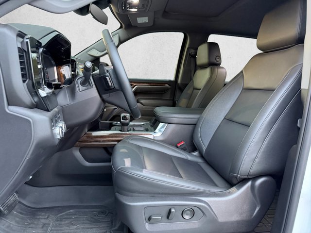 Used 2025 GMC Sierra 1500 Elevation w/ Elevation Premium Package AWD/4WD image 16