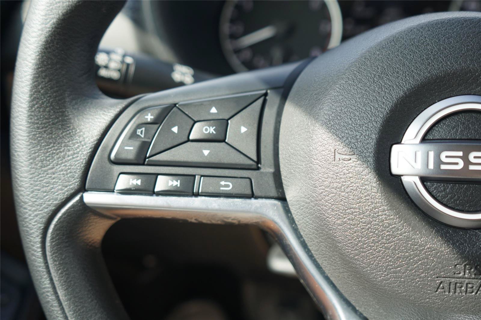 Used 2024 Nissan Sentra SV FWD image 17
