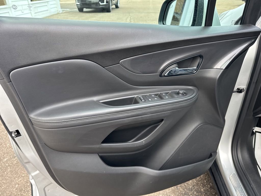 Certified 2022 Buick Encore Preferred w/ Safety Package image 12