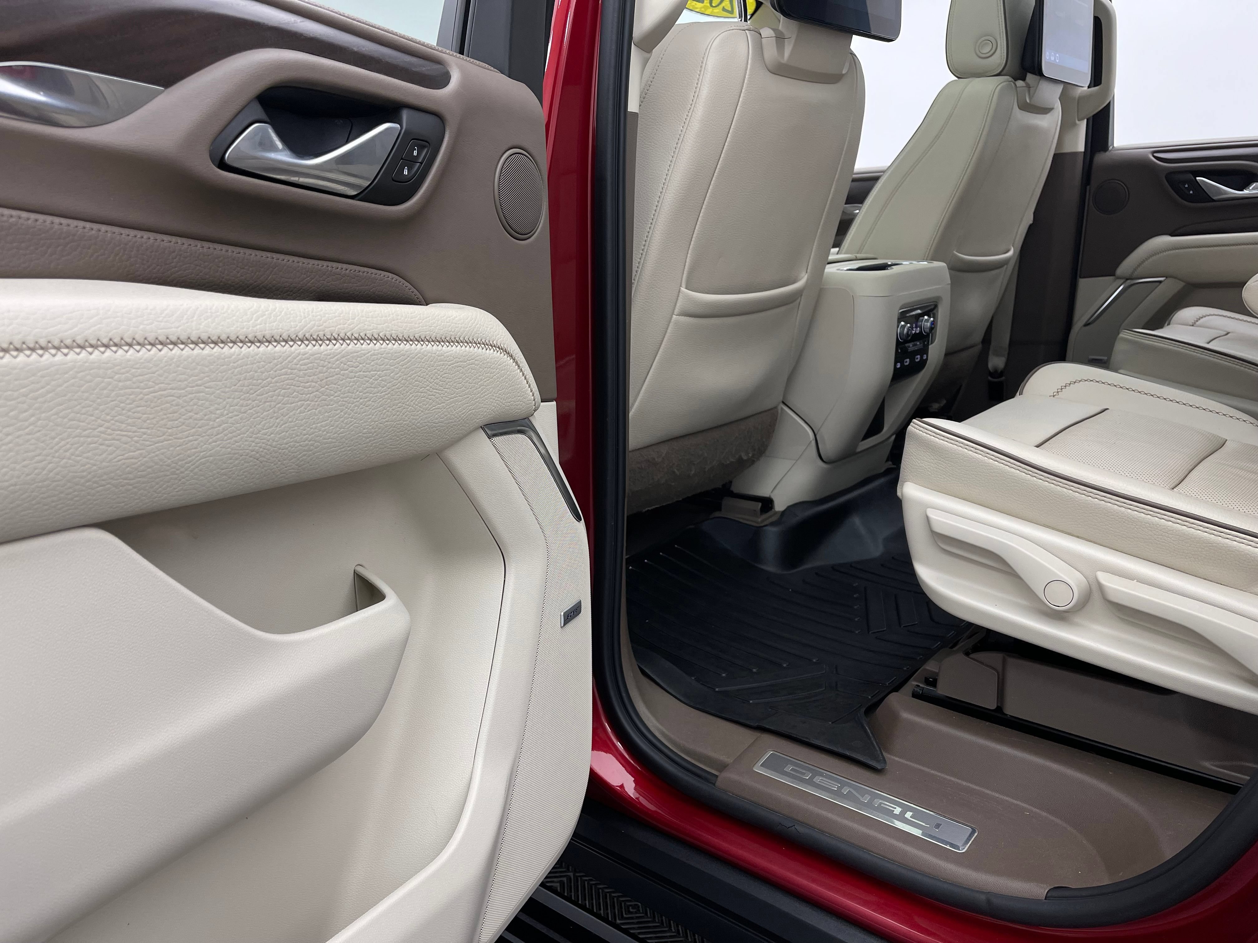 Used 2024 GMC Yukon Denali AWD/4WD image 51