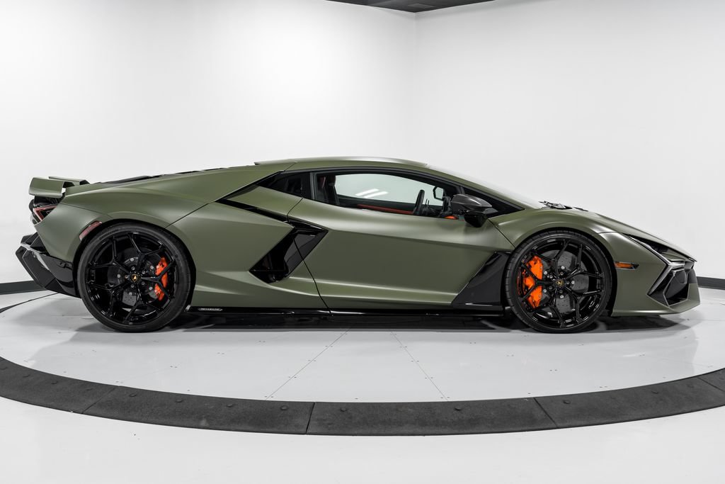 Used 2024 Lamborghini Revuelto AWD/4WD image 2