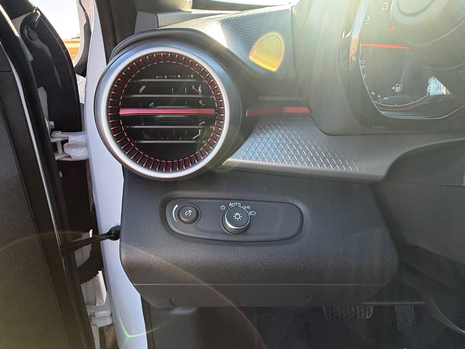 New 2026 Chevrolet Trax RS w/ Sunroof Package image 18