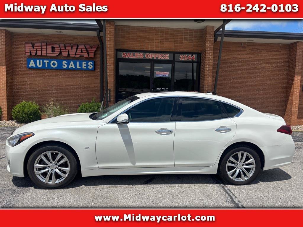 Used 2019 INFINITI Q70 Luxe RWD image 1