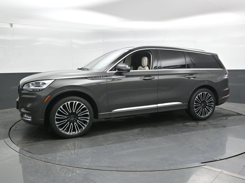 Used 2023 Lincoln Aviator Black Label w/ Class IV Trailer Tow Package AWD/4WD image 9