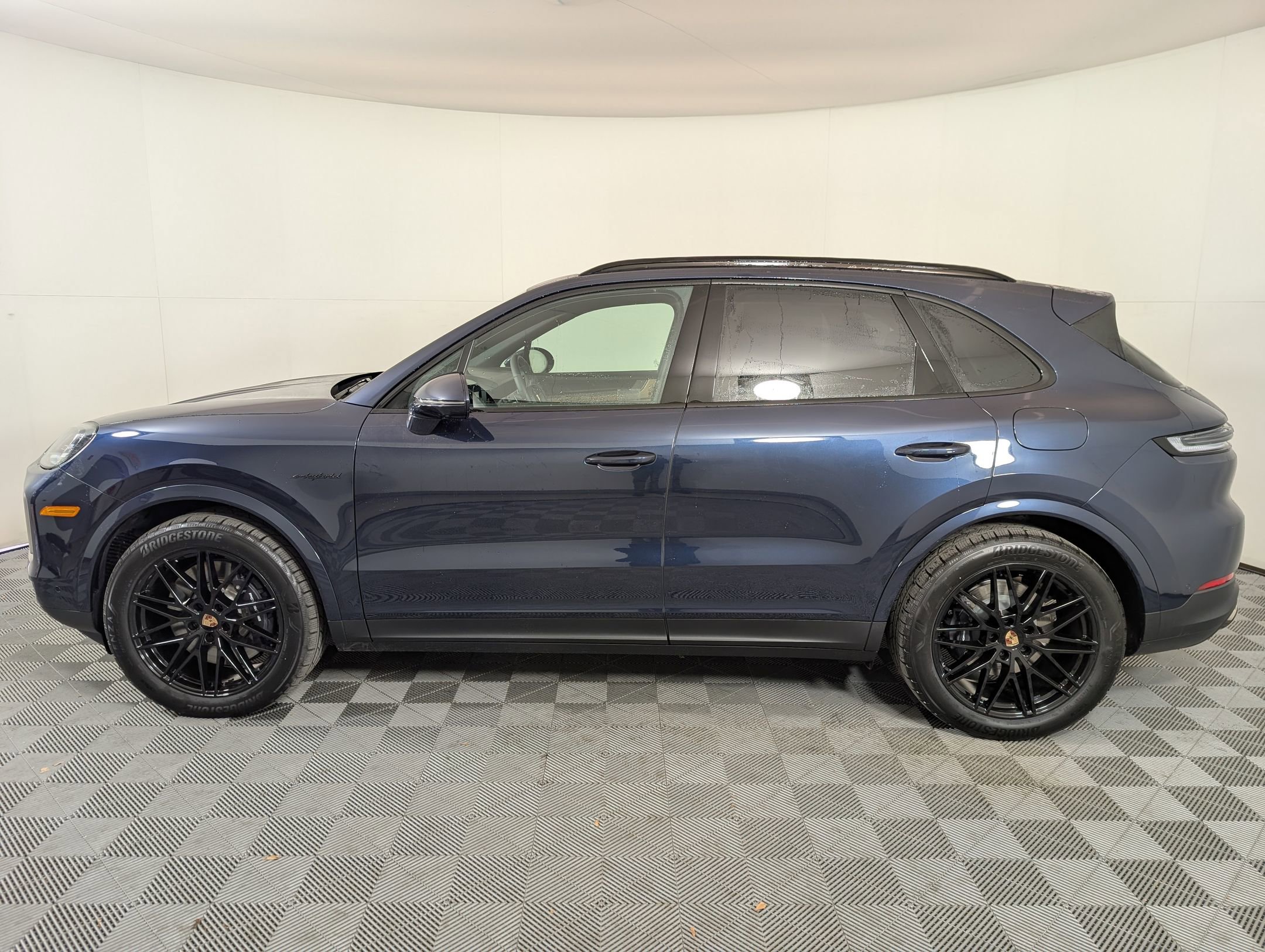 New 2026 Porsche Cayenne E-Hybrid image 2