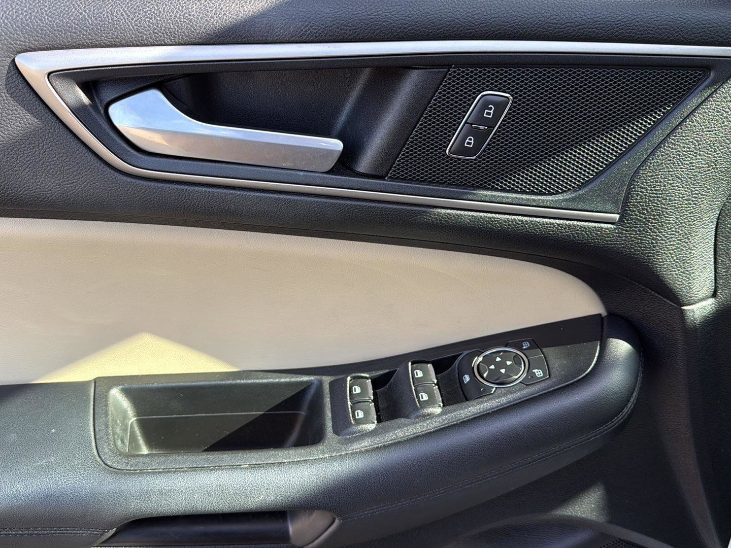 Used 2021 Ford Edge SEL w/ Convenience Package image 13