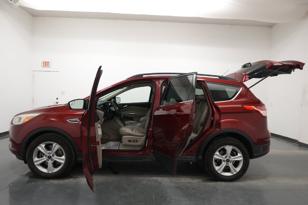 Used 2016 Ford Escape SE w/ SE Leather Comfort Package AWD/4WD image 24