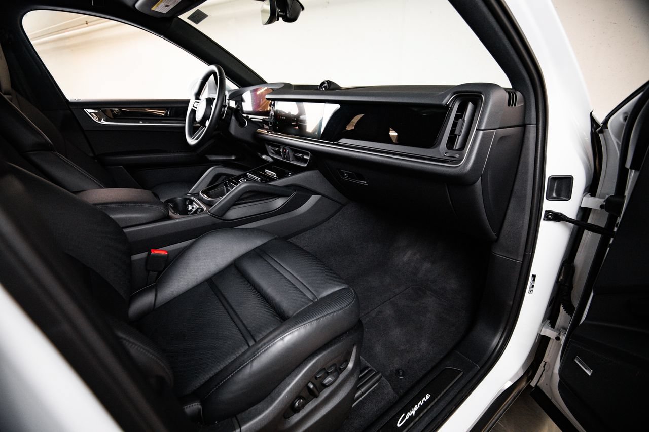 Certified 2026 Porsche Cayenne Coupe AWD/4WD image 28