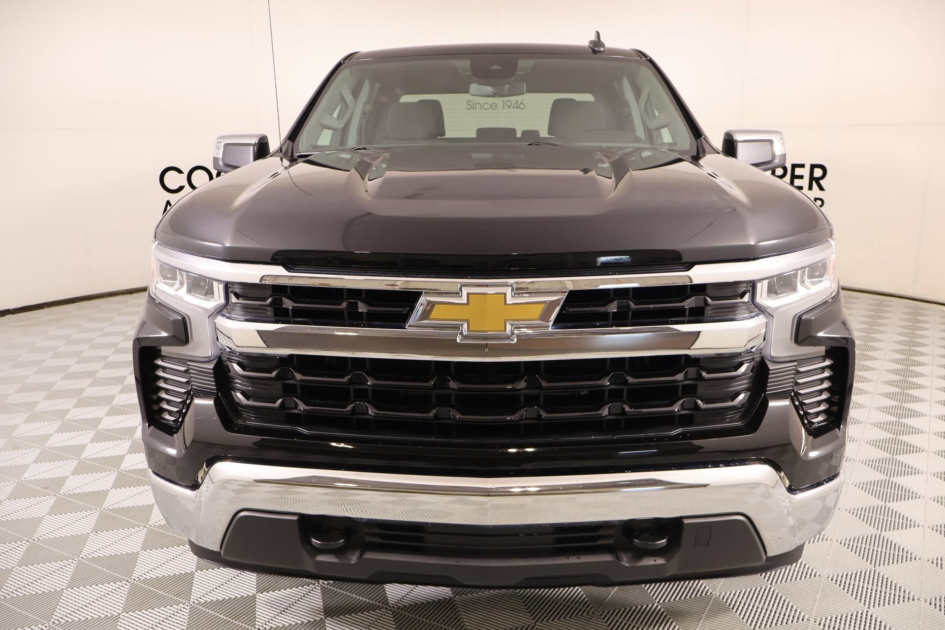 Used 2023 Chevrolet Silverado 1500 LT AWD/4WD image 9