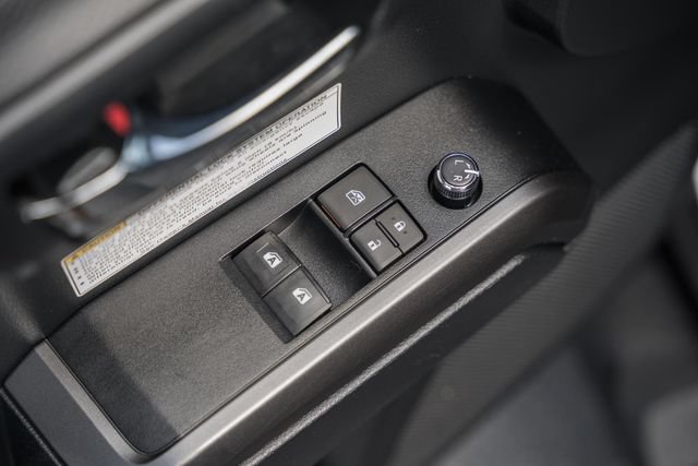 Used 2018 Toyota Tacoma TRD Off-Road w/ Four Season Floor Mat Package AWD/4WD image 39