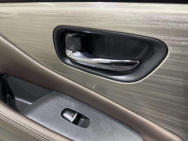 Used 2017 Nissan Murano Platinum image 37